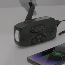 Radio de emergencia con linterna y cargador de móvil. La Tienda de España