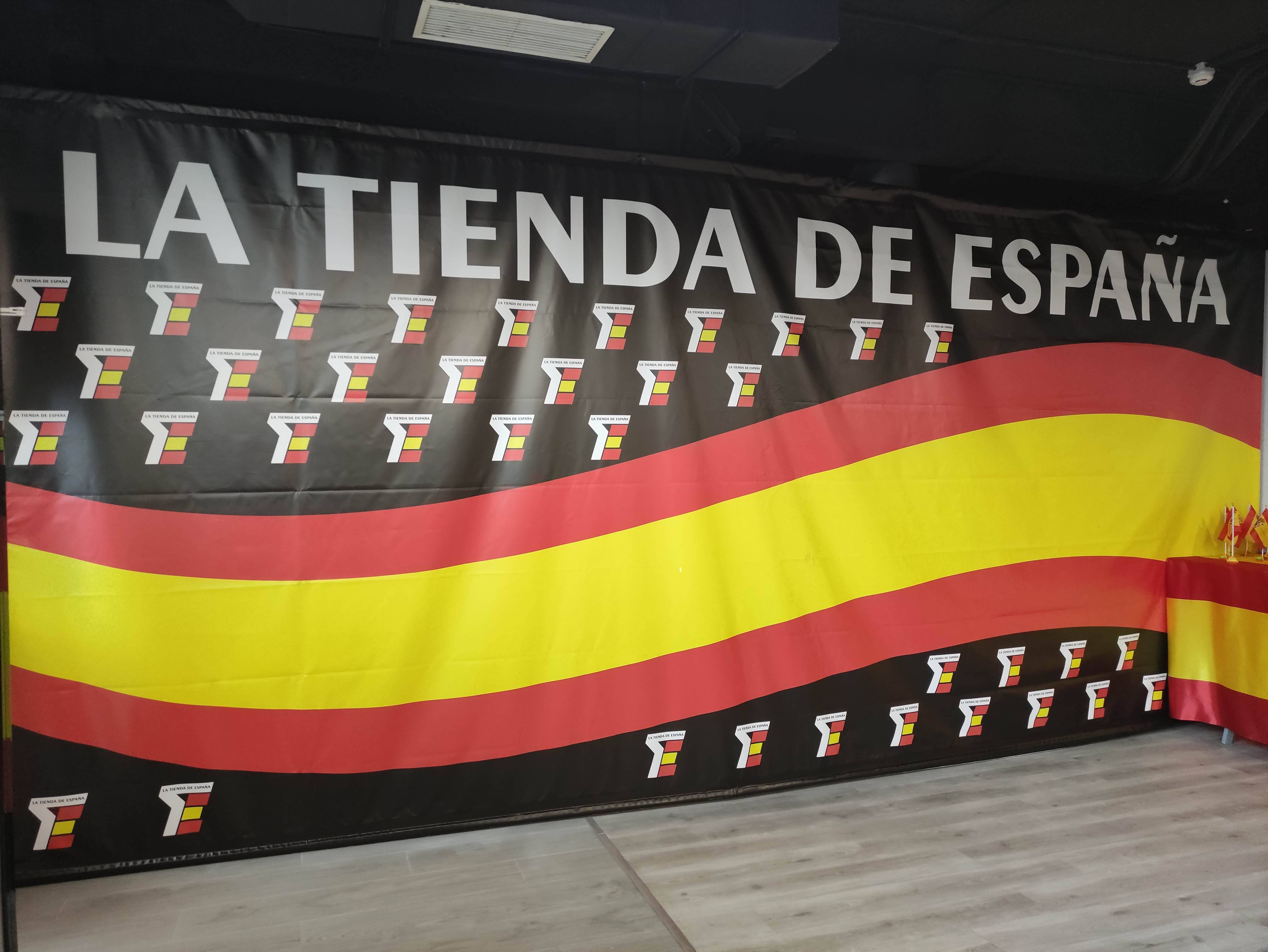 Bandera España con mástil suelo - La Tienda de España